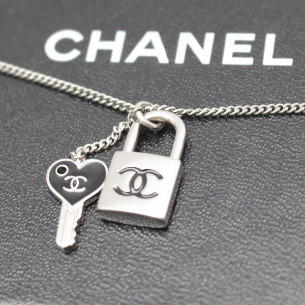 良品 CHANEL シャネル カネダモチーフ シルバー×黒 キー&カデナ ココマーク 送料無料1